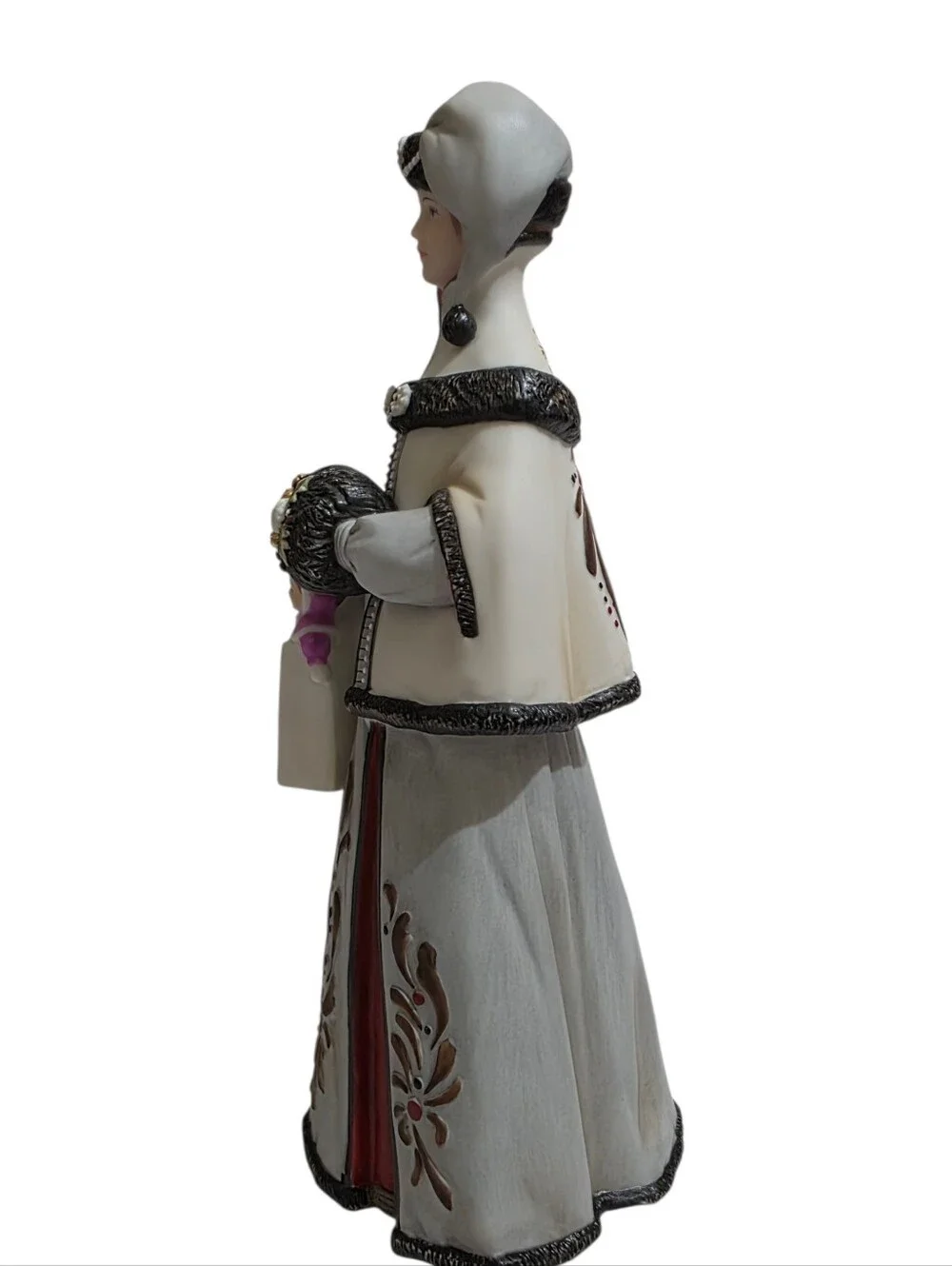 1999 Avon Mrs. P.F.E. Albee President's Club Award porcelain figurine.